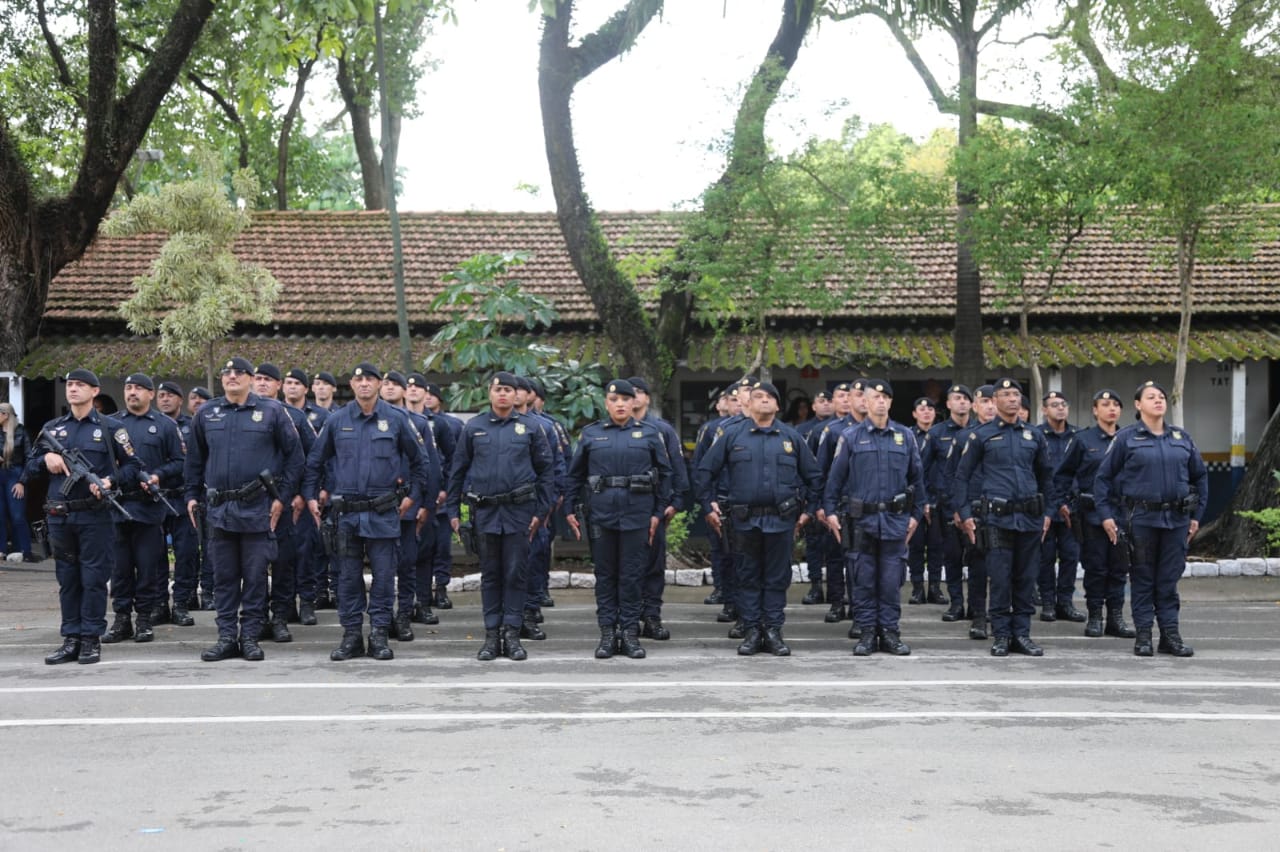 Guardas-civis durante desfile de aniversário da GCM, na Academia de Formação em Segurança Urbana
